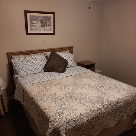 Trillium Bed & Breakfast ไนแอการาฟอลส์ ภายนอก รูปภาพ