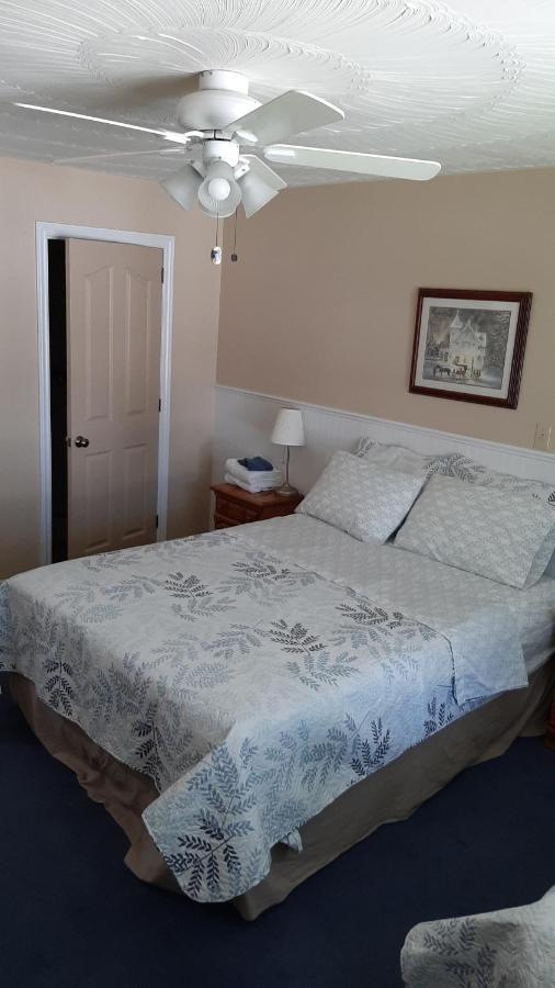 Trillium Bed & Breakfast ไนแอการาฟอลส์ ภายนอก รูปภาพ