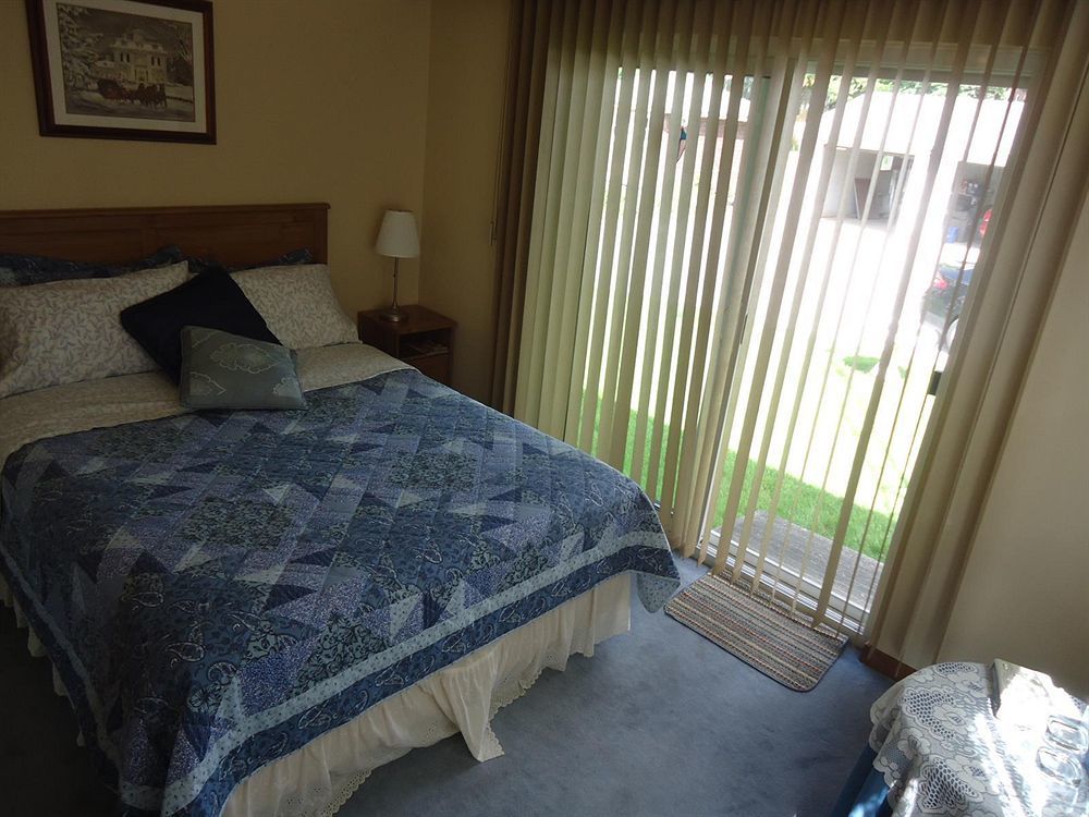 Trillium Bed & Breakfast ไนแอการาฟอลส์ ภายนอก รูปภาพ