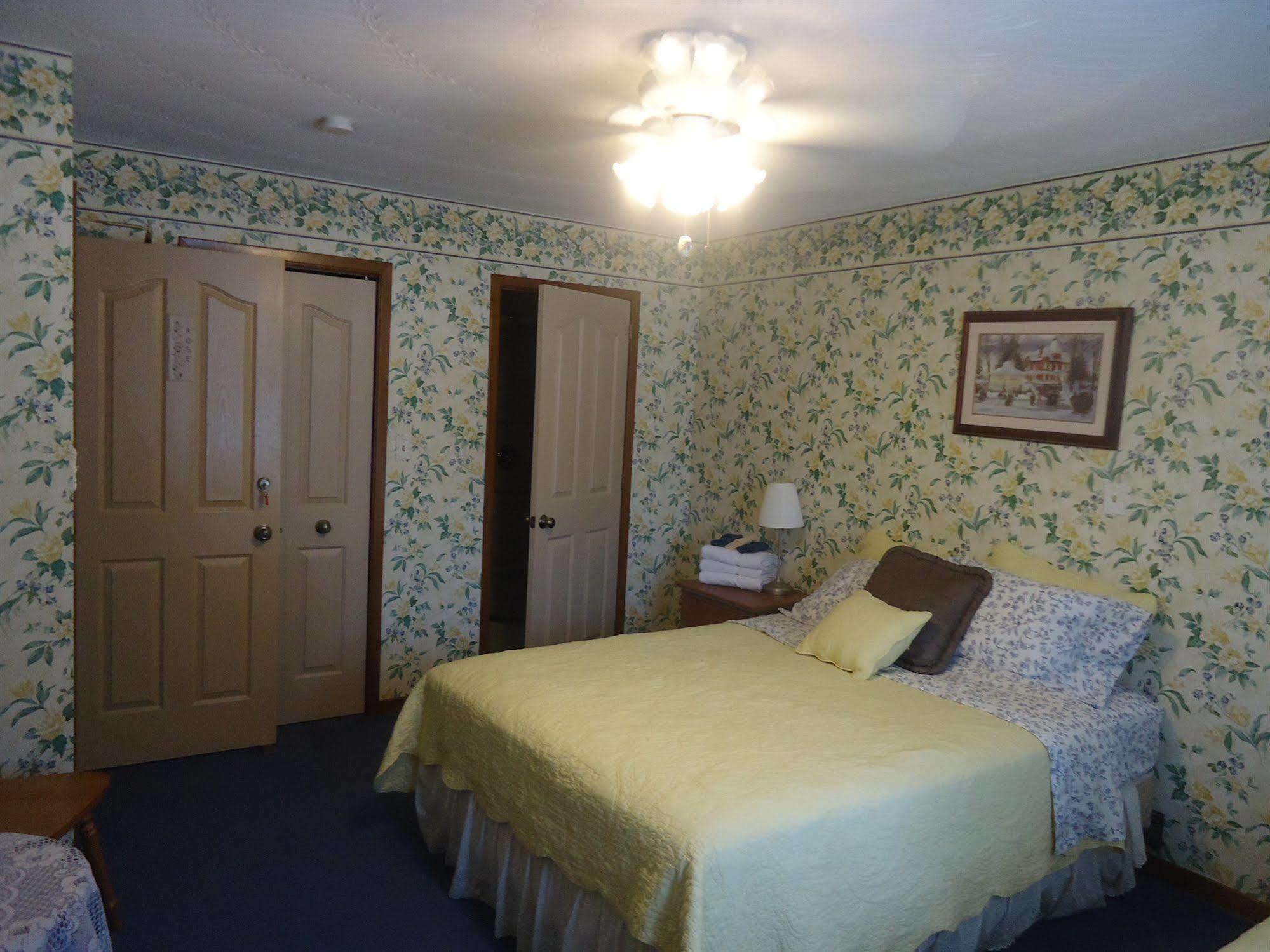 Trillium Bed & Breakfast ไนแอการาฟอลส์ ภายนอก รูปภาพ
