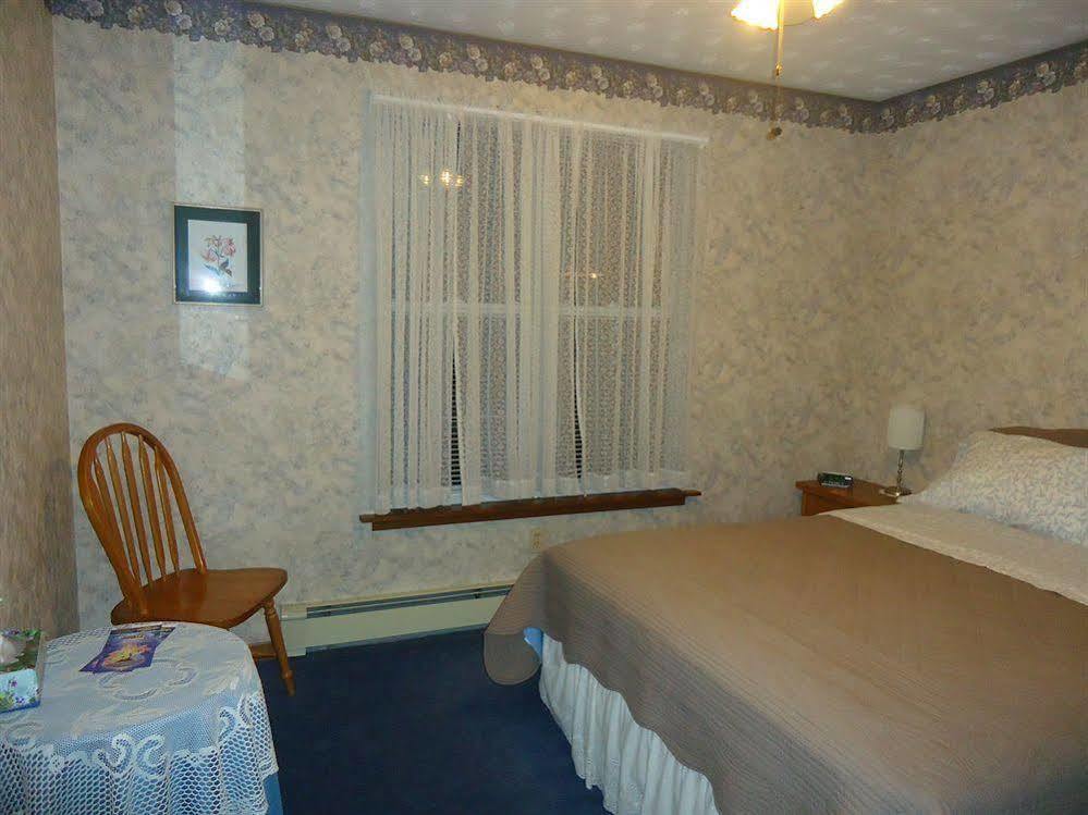Trillium Bed & Breakfast ไนแอการาฟอลส์ ภายนอก รูปภาพ